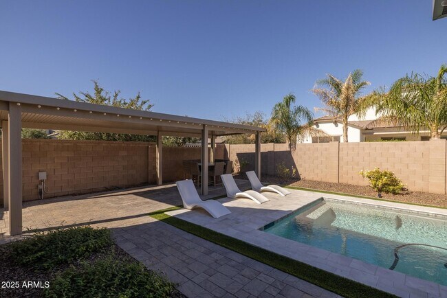 Building Photo - 20194 E Raven Dr