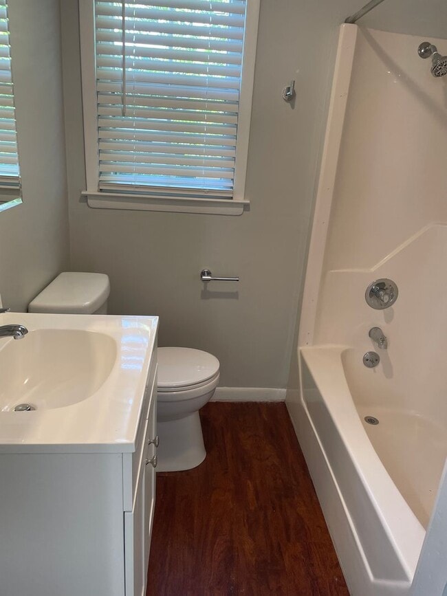 Building Photo - Spacious 2 Bedroom with an Office - LAWNCA...