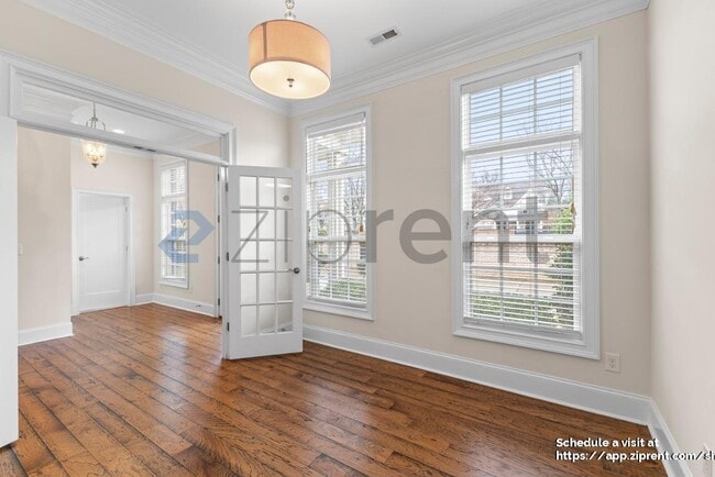 Building Photo - 1025 N Sharon Amity Rd