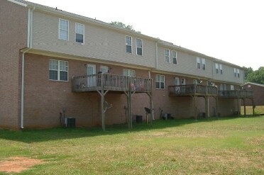 Building Photo - Evergreen Place