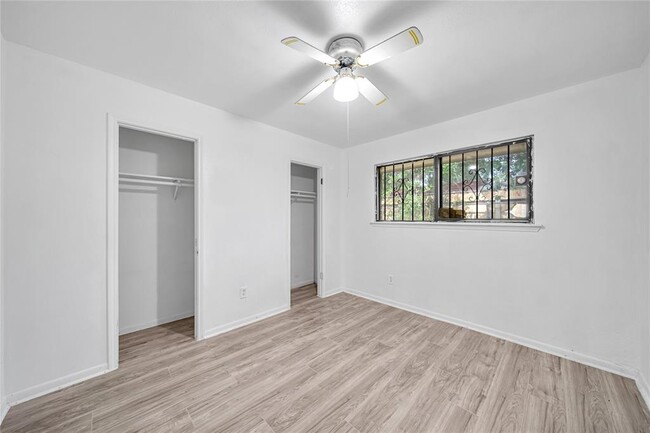 Building Photo - 8447 Sterlingshire St
