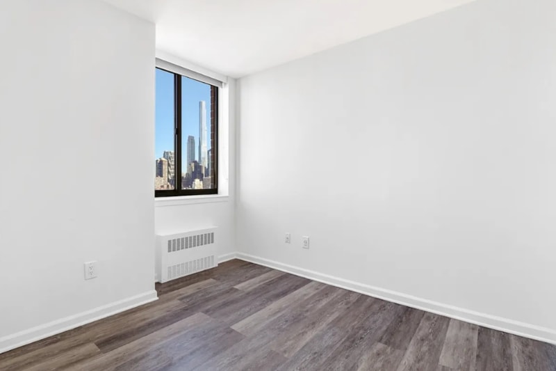 Building Photo - 520 W 43rd St