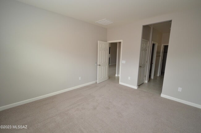 Building Photo - 12175 E Metz Dr