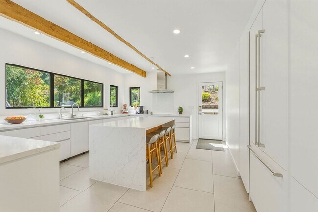 Building Photo - Beautifully Remodeled 4BR + Office Mill Valley Home — Furnished, Private 3/4-Acre Setting, Walk t...
