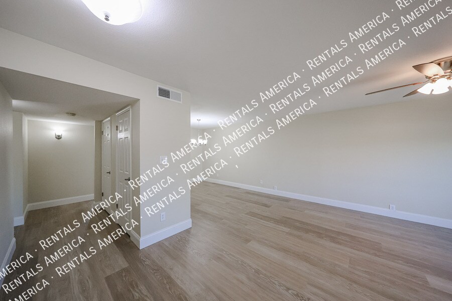 Building Photo - 11621 N 30th St