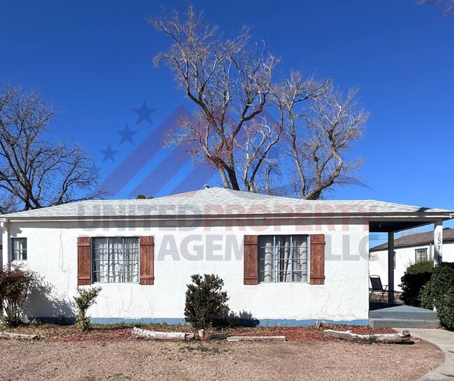 Primary Photo - 1023 N Mesa