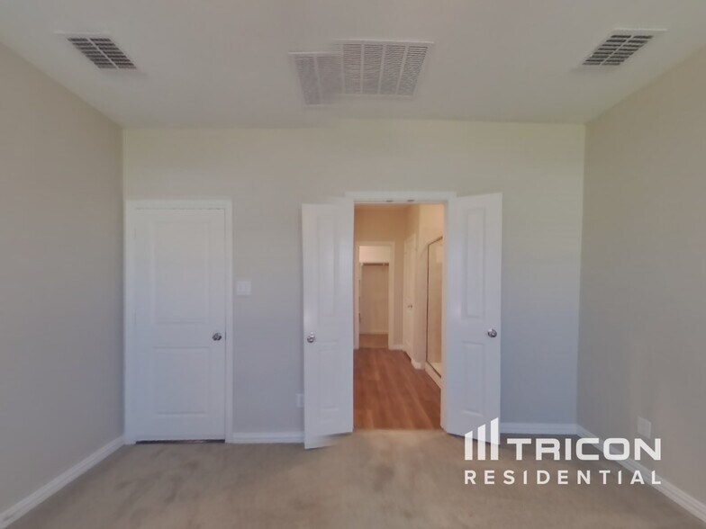 Building Photo - 14817 Silver Blades Ct