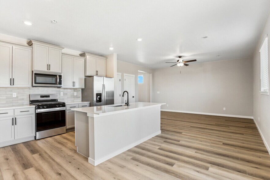 Building Photo - 17945 E 94th Ave