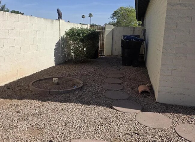 Building Photo - Spacious 4-Bedroom Home with Pool & RV Gate in Established Mesa Neighborhood