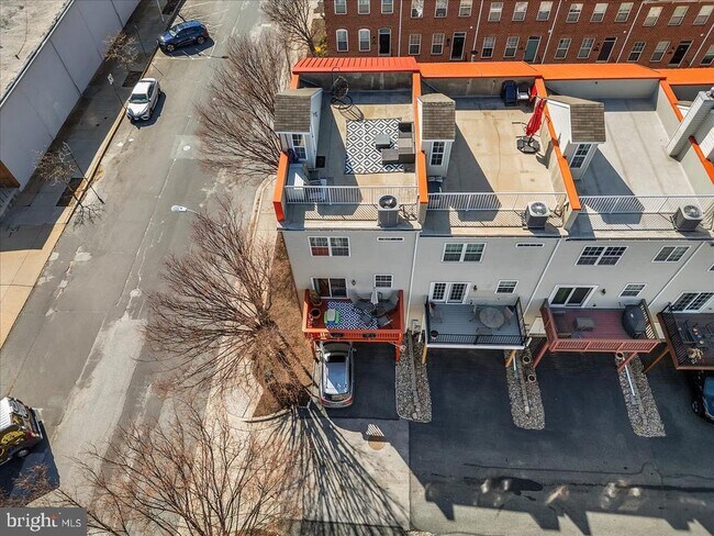 Building Photo - 2724 Harris Ln