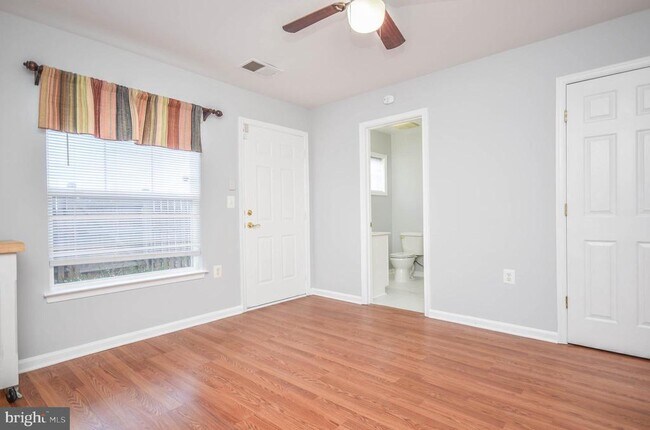 Building Photo - 116 Moore Dr