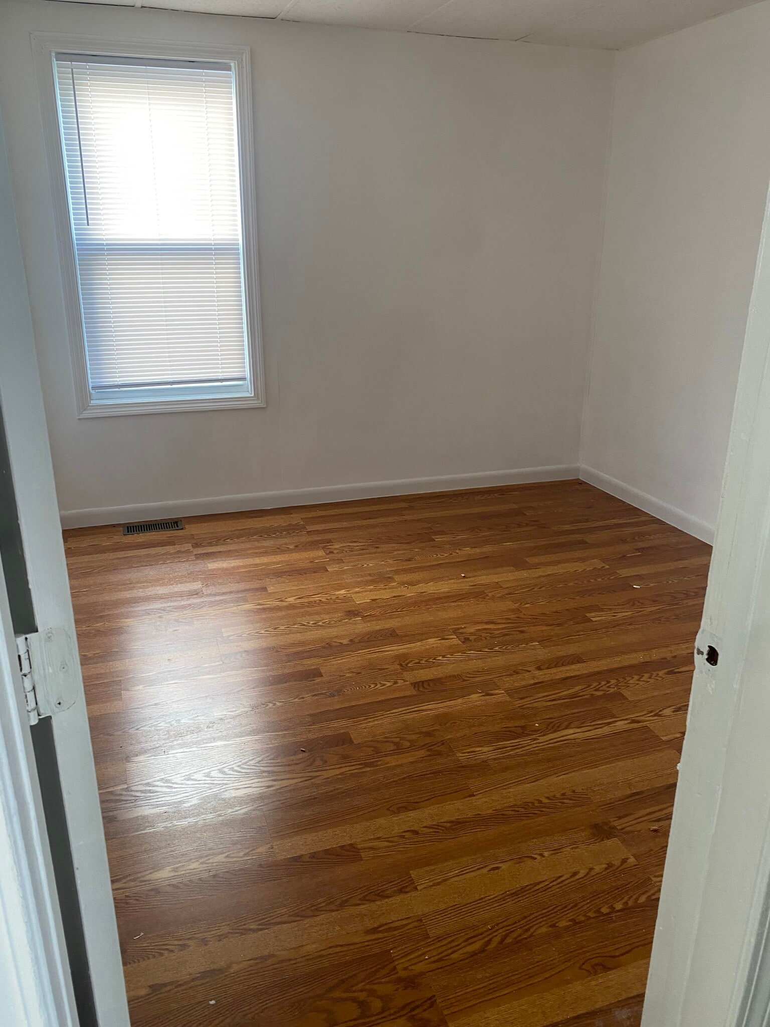 Bedroom 3 - 8 E Kendall St