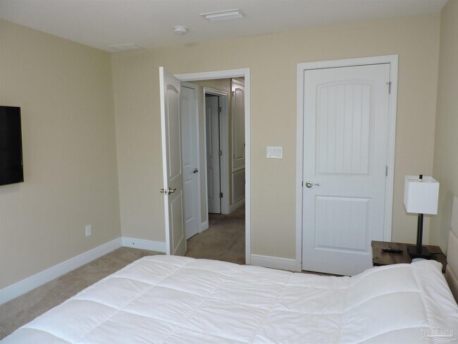 Building Photo - 3885 Weatherstone Cir