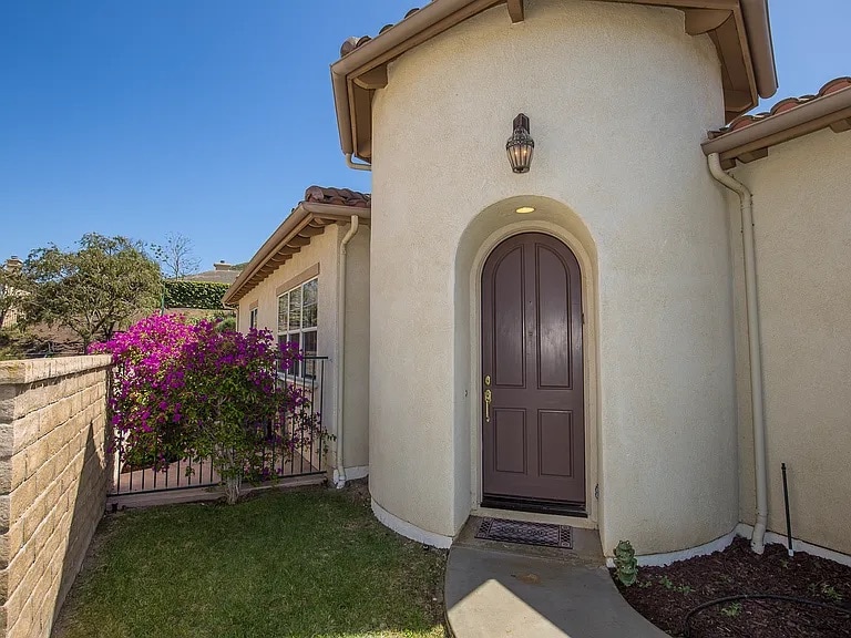 Building Photo - 436 Via Del Lago