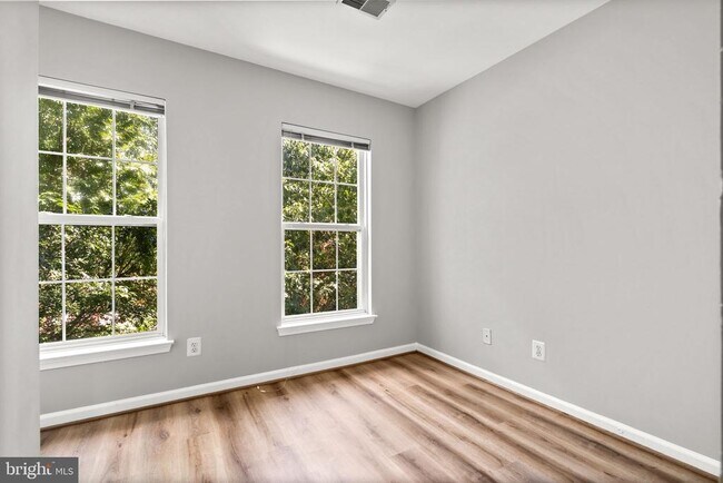 Building Photo - 107 Martin Ln
