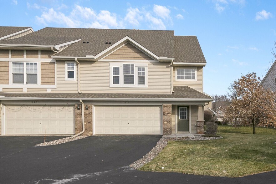 Front of unit - 5030 Fountain Ln N