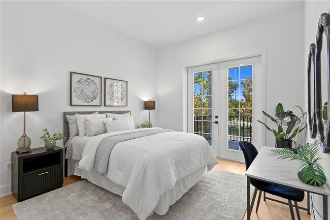 Building Photo - 430 GILMAN Pl