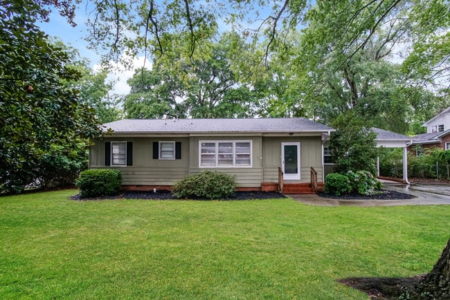 Primary Photo - 415 N Pine St