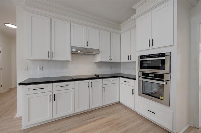 Building Photo - 5795 Dovnick Dr SW