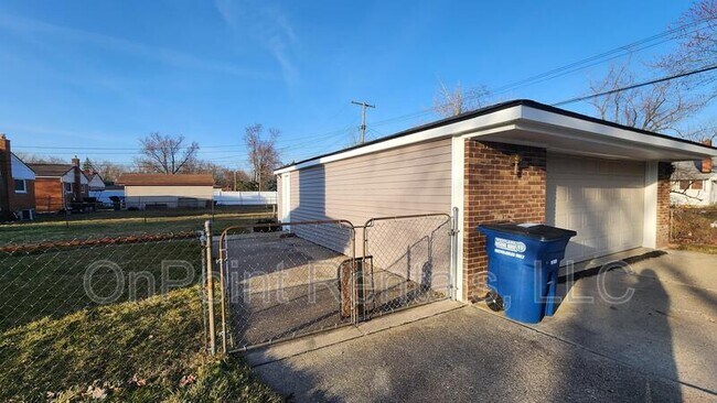 Building Photo - 7510 Cardwell St