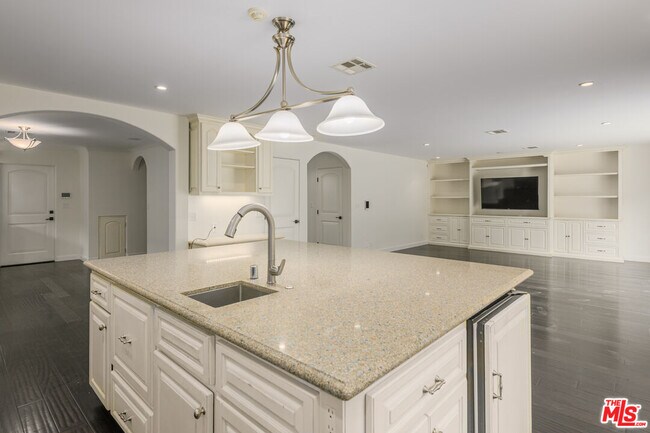 Building Photo - 2627 Castle Heights Pl