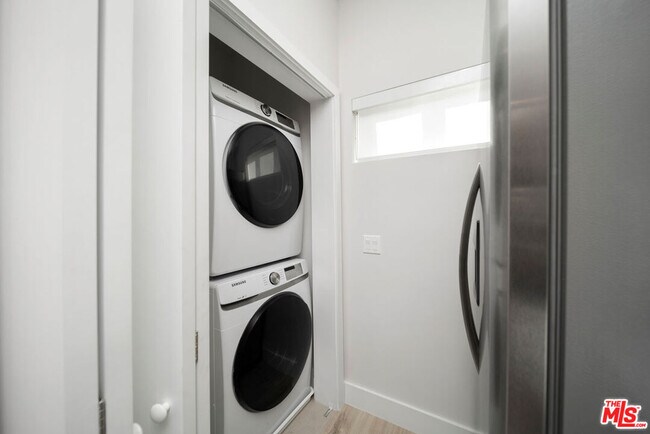 Building Photo - 5221 Cleon Ave