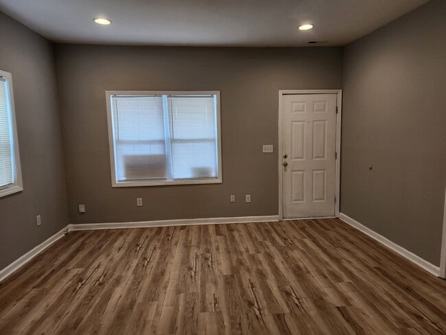 Building Photo - Downtown Wilmington Home, 3 Bedrooms | 1 Bathroom, $1,750/month | Move-in Ready