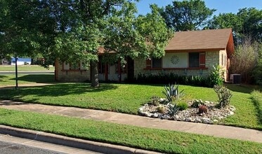 Building Photo - 1806 Cherry Orchard Dr