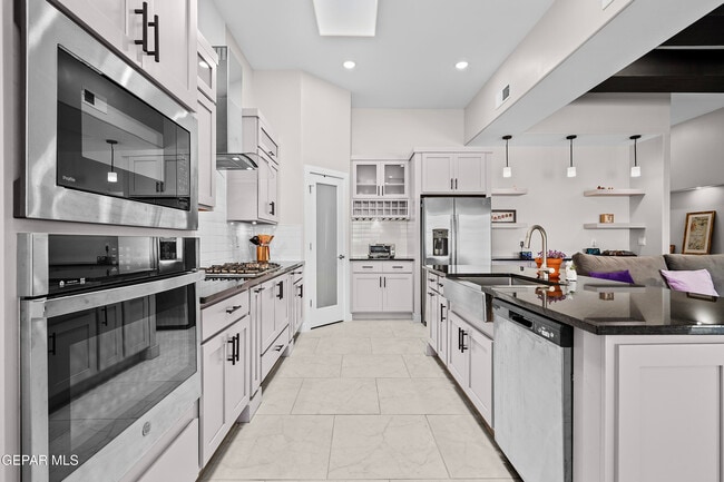 Building Photo - 2332 Mike Price Dr