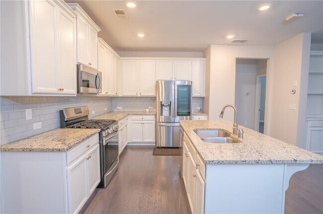 Building Photo - 2420 Boxwalking Ct