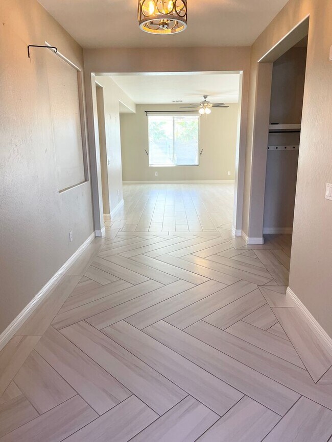 Building Photo - Beautiful Single Level 3 Bed/ 2 Bath + Den Home In Maricopa. Tons of Upgrades Throughout!