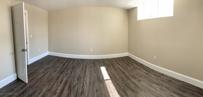 Building Photo - 709 7th Ave