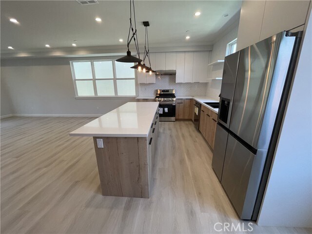 Building Photo - 1022 La Cadena Ave