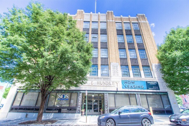 Building Photo - 108 E Grace St