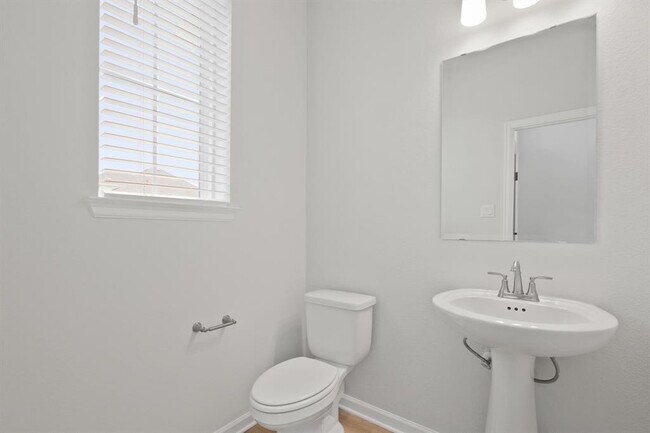 Building Photo - 209 Banyon Dr