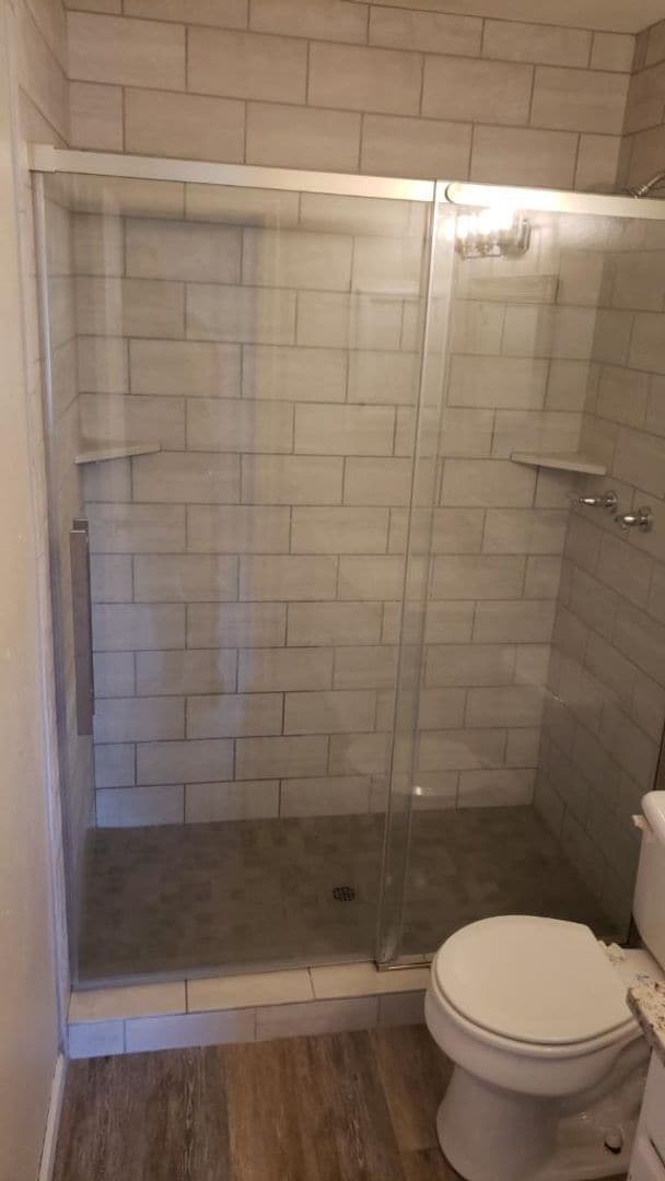 Building Photo - Remodeled 3 Bedroom 2 Bath  with cute back...