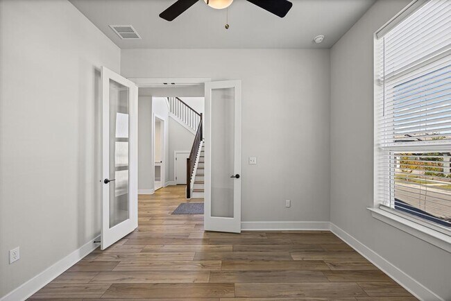 Building Photo - 5806 Rangeland Rd