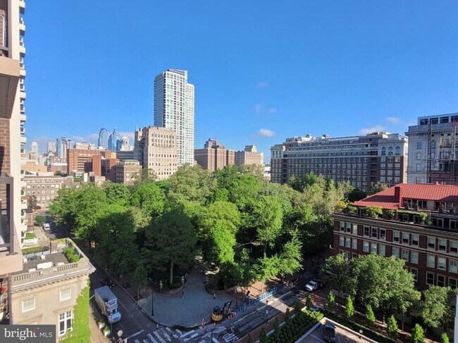 Building Photo - 241 S 6th St