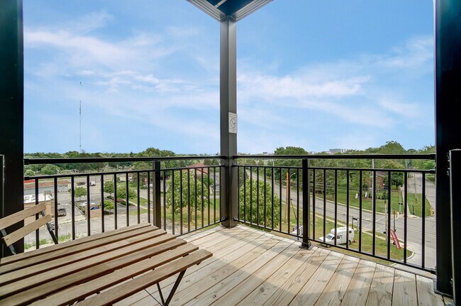 Building Photo - 2875 Olentangy River Rd