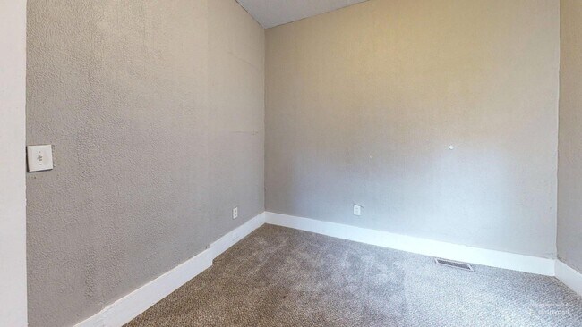 Building Photo - 6011 Pear Ave