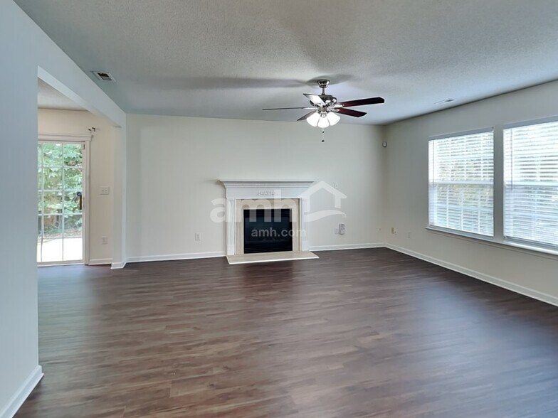 Building Photo - 4533 Hyperion Ct