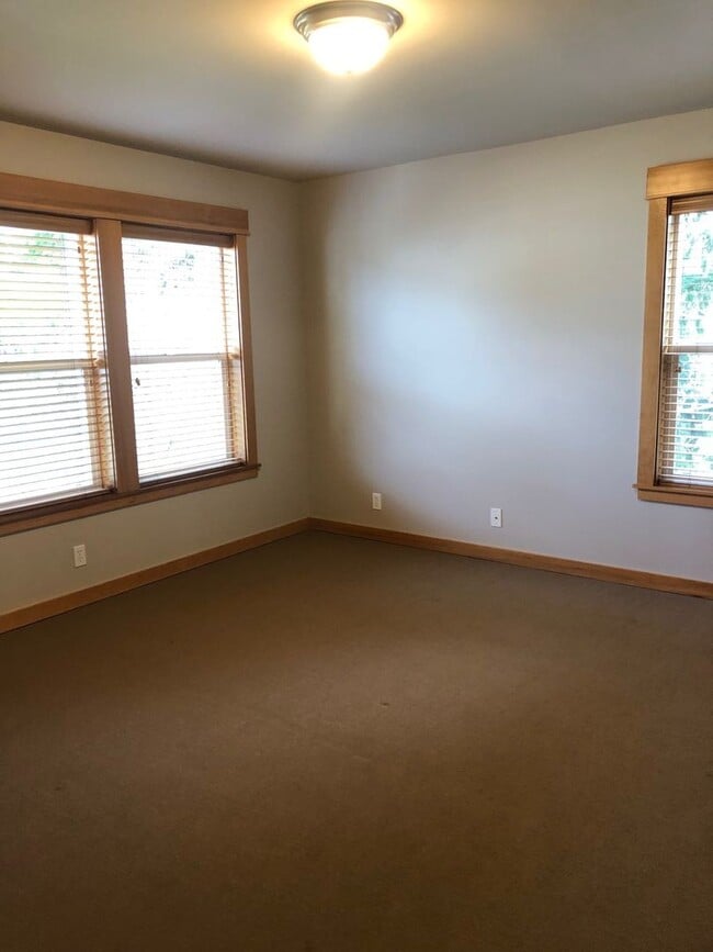 Building Photo - Winslow Tree House