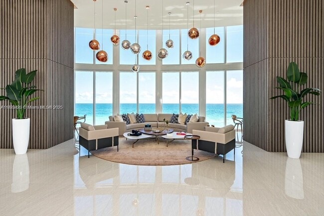 Building Photo - 15901 Collins Ave