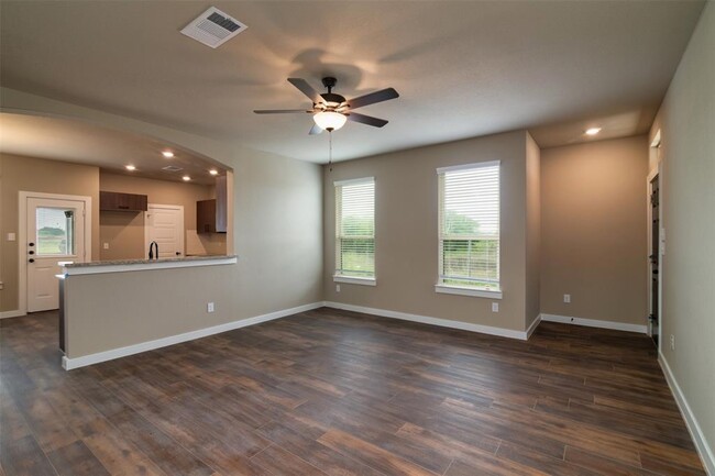 Building Photo - 600 Harvest Moon Dr