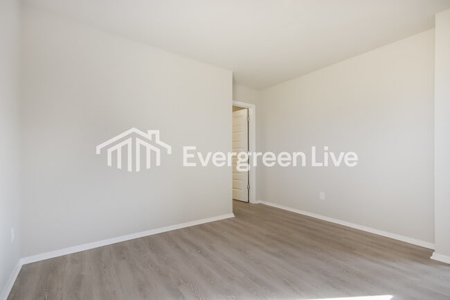 Building Photo - 6603 NW Kathleen St