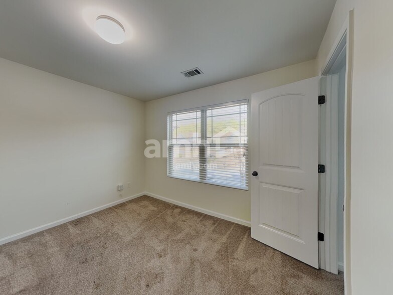 Building Photo - 4863 Clarkstone Dr