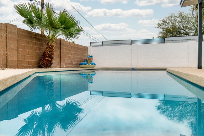 Remodeled Pool - 1219 W 10th Pl