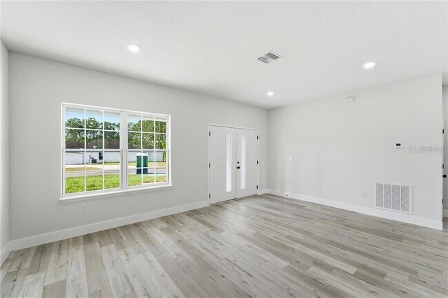 Building Photo - 3286 W Crandon Dr