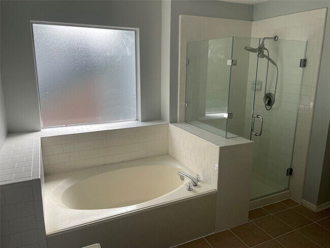Building Photo - 11115 Winspring Dr