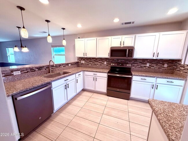 Building Photo - 1884 W Expressman St